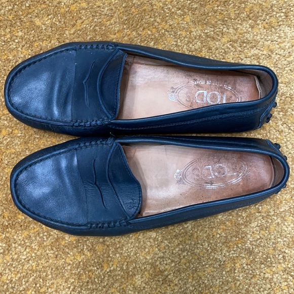 TOD’S WOMEN GOMMINO DRIVING SHOES IN LEATHER - Picture 7 of 7